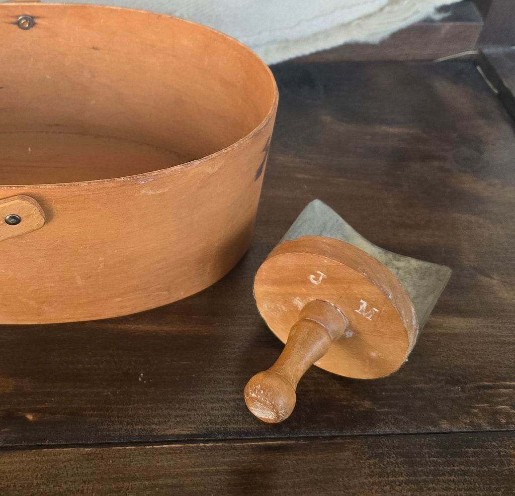 J.M. Primitive Scoop