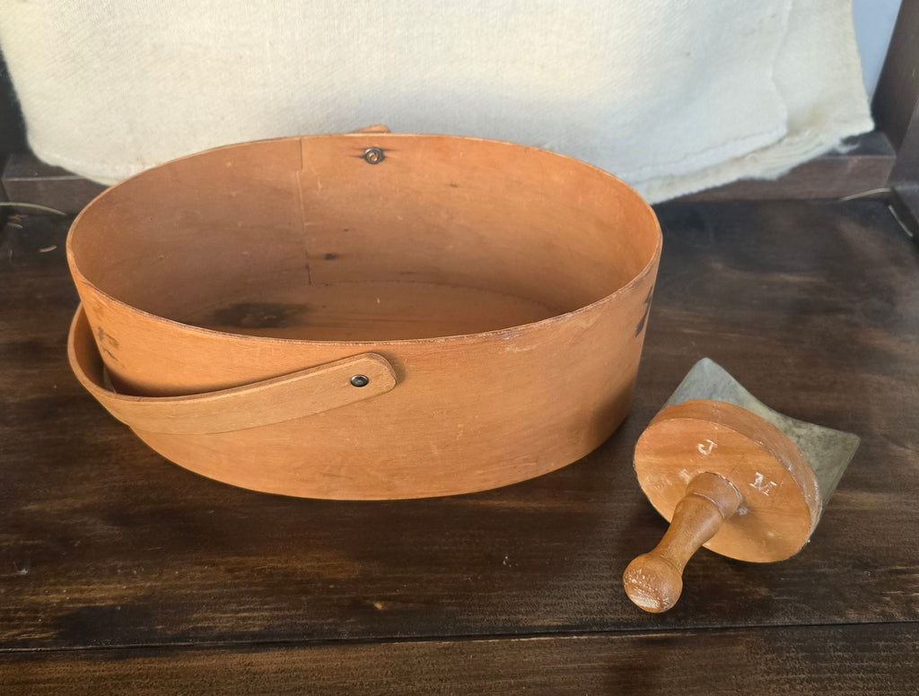 Three Finger Oval Shaker Box