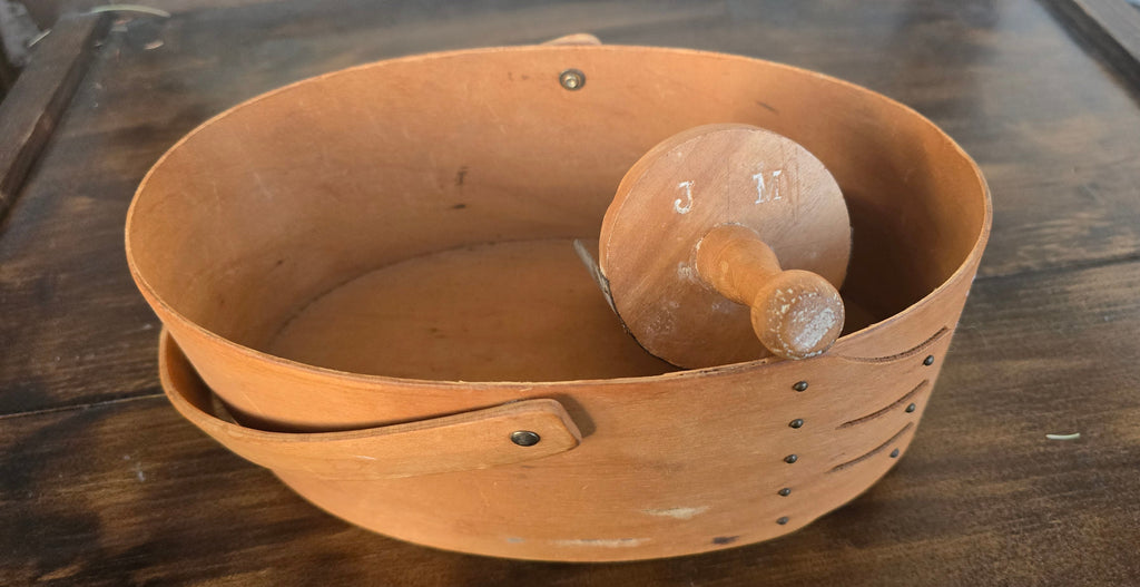 Three Finger Oval Shaker Box