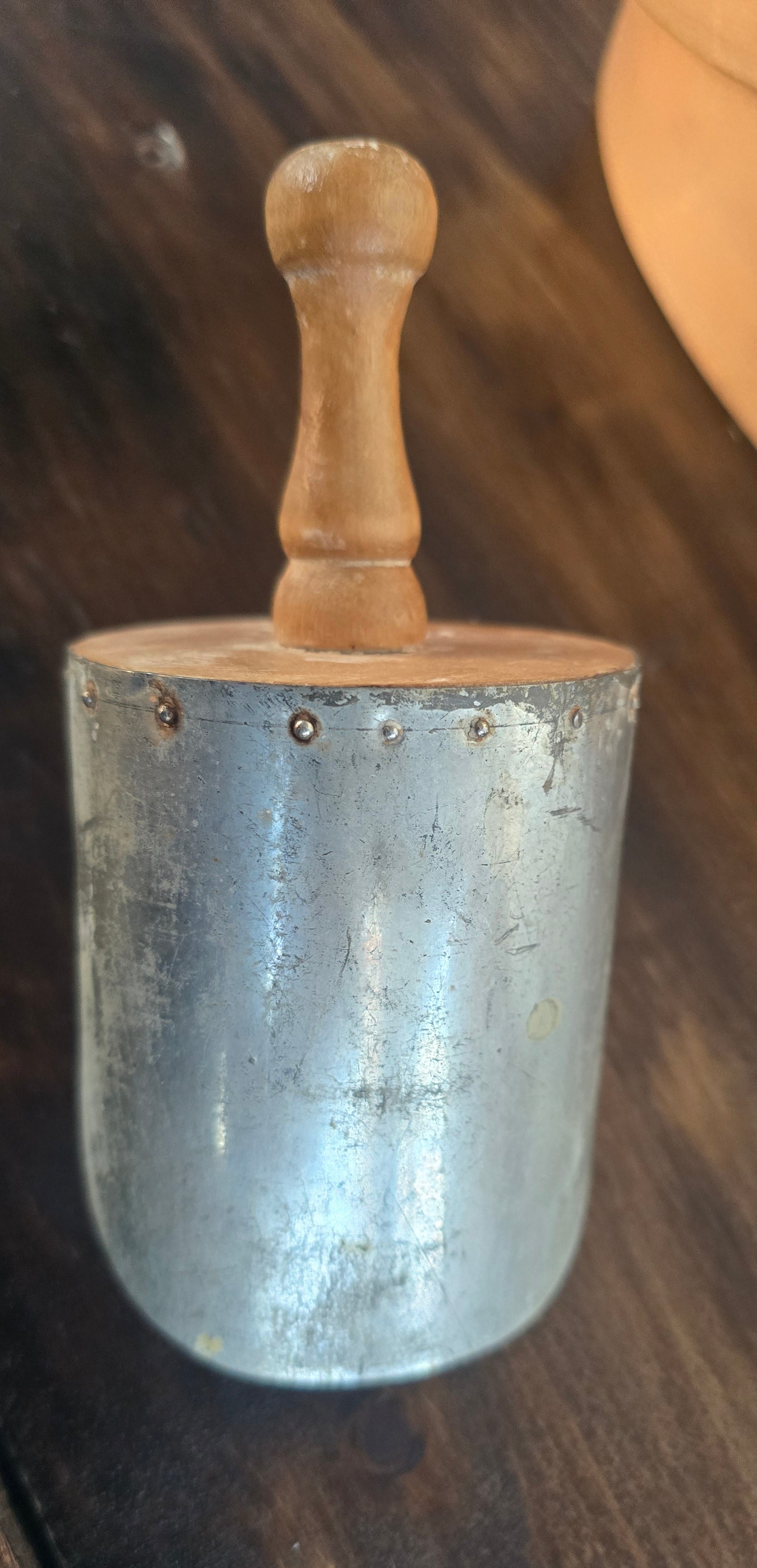 J.M. Primitive Scoop
