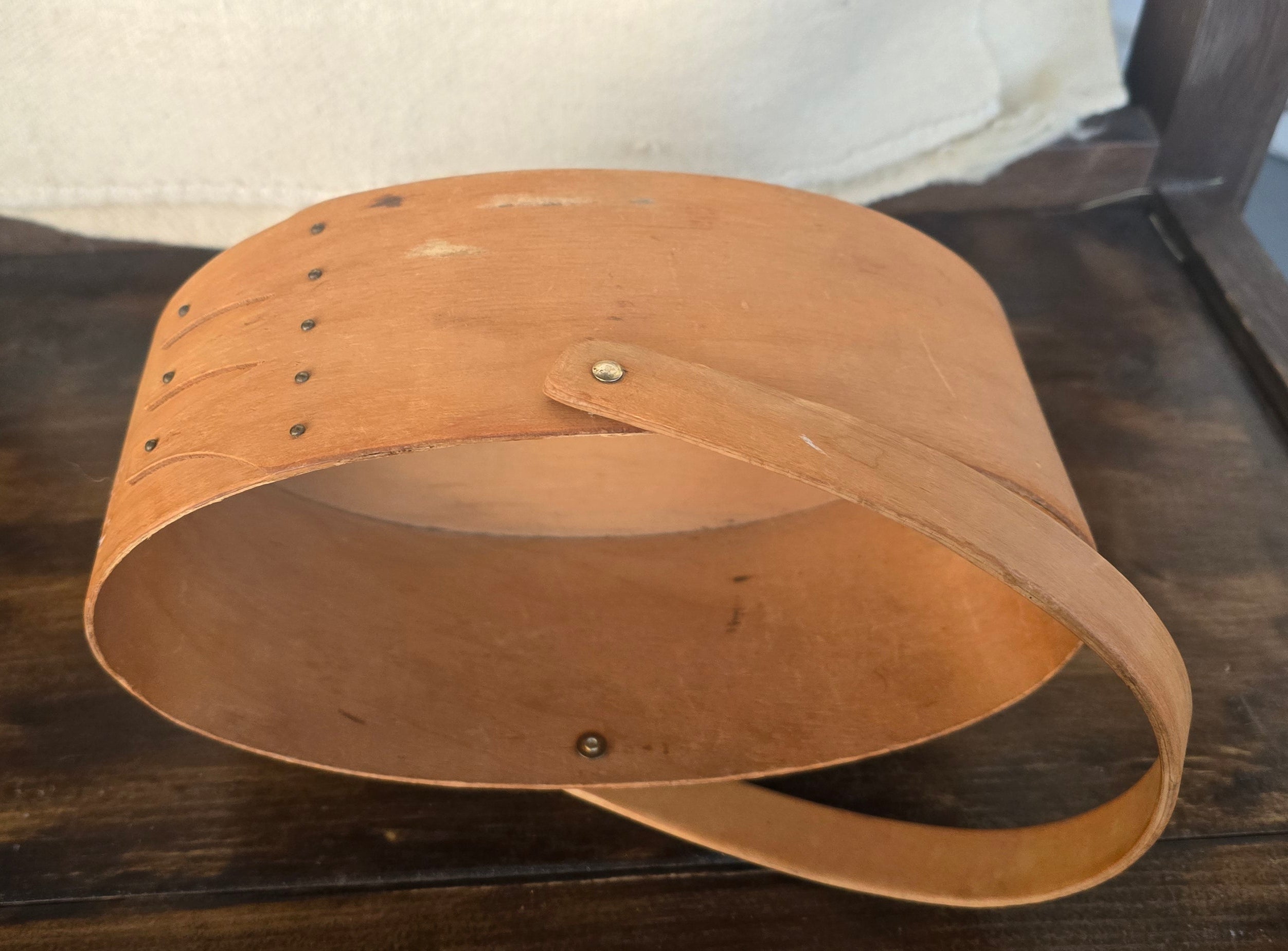 Three Finger Oval Shaker Box