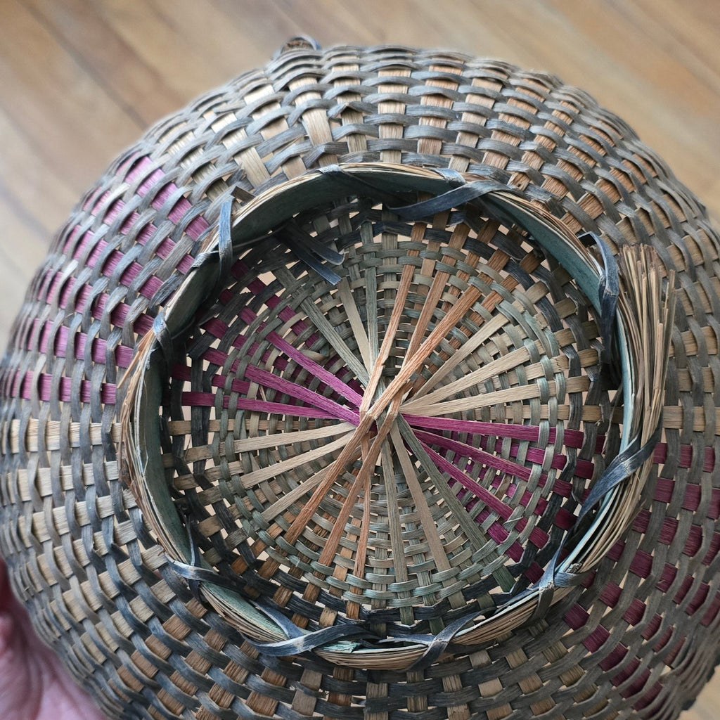 Early American Vivid Splint Basket