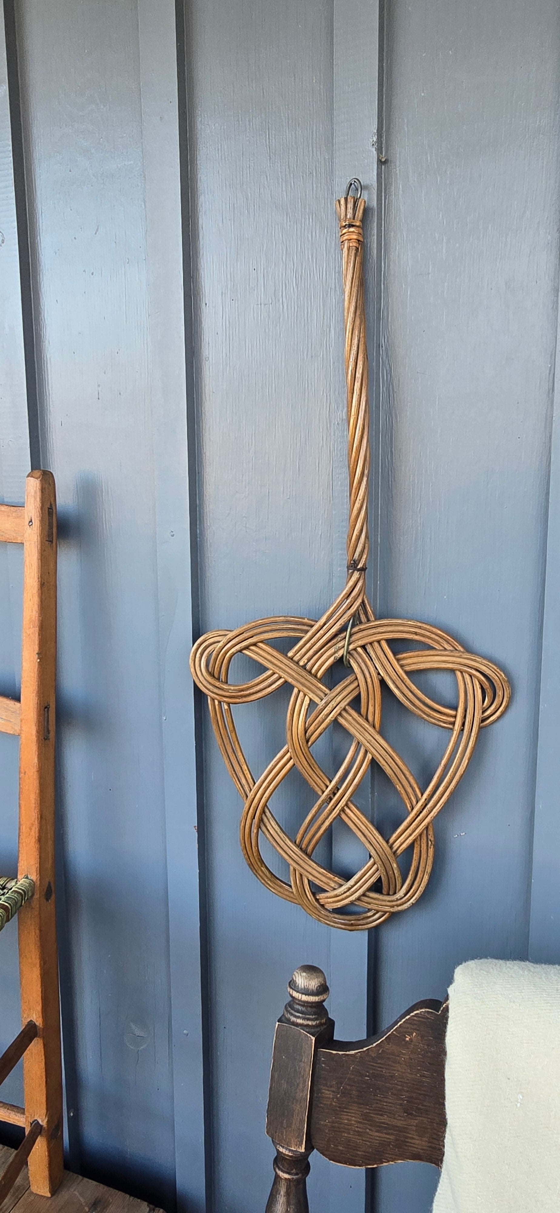 Weaved Celtic Knot Rug Beater